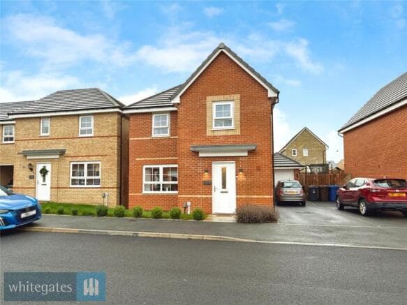 4 bed Detached for sale