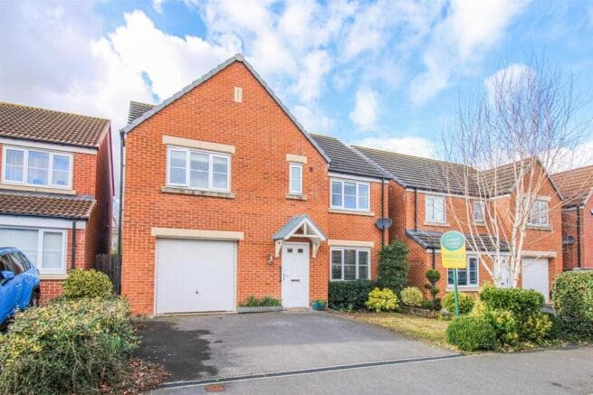 5 bed Detached for sale