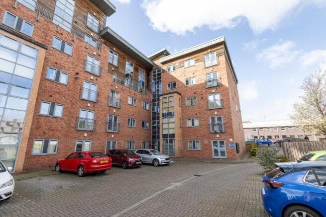 2 bed Flat for sale