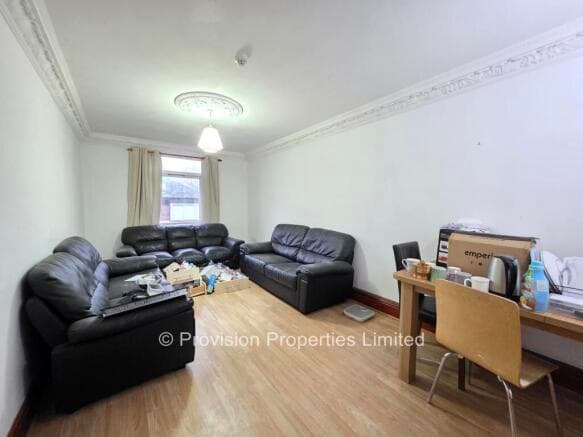 6 bed Flat to rent in leeds