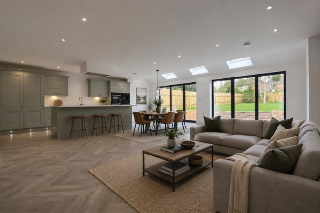 5 bed Detached for sale