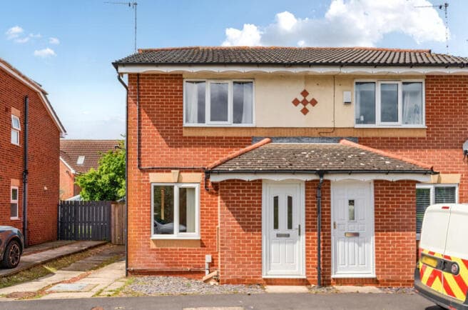 2 bed Semi-Detached for sale in beverley