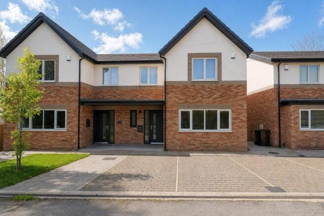 4 bed Semi-Detached to rent in wakefield