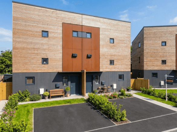 4 bed Semi-Detached for sale