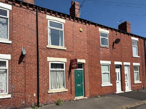 2 bed Terraced for sale in wakefield