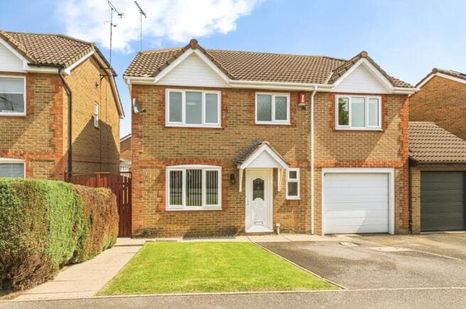 5 bed Detached for sale