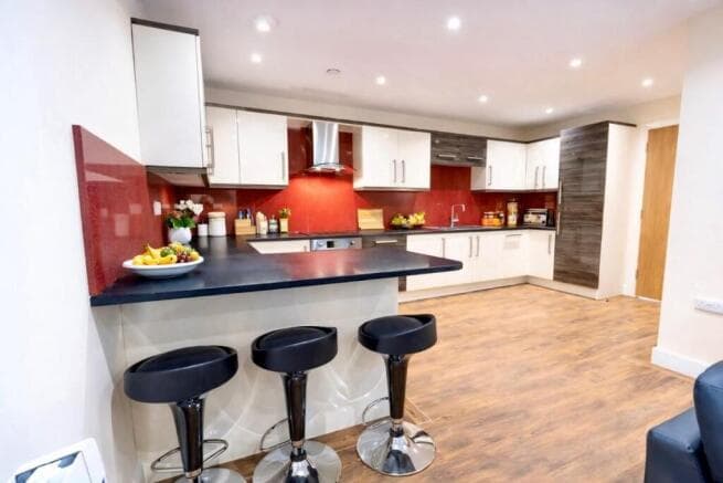 3 bed Apartment to rent