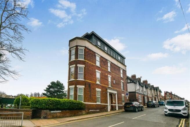 2 bed Apartment for sale
