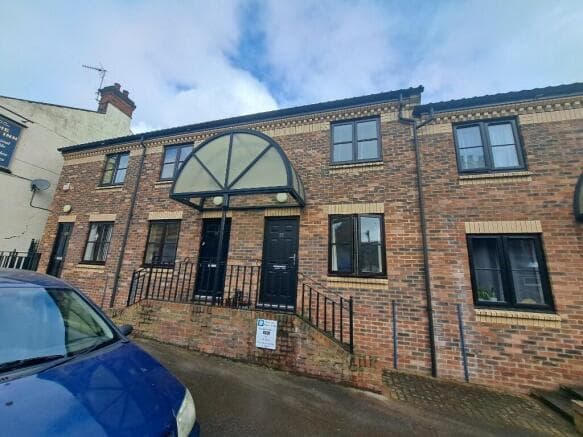 2 bed Terraced to rent