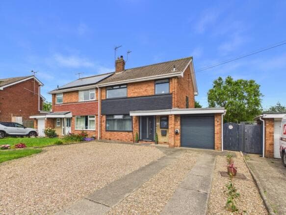 3 bed Semi-Detached for sale