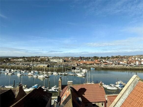 2 bed End of Terrace for sale in whitby