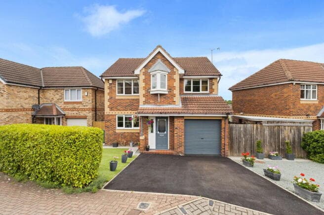 4 bed Detached for sale