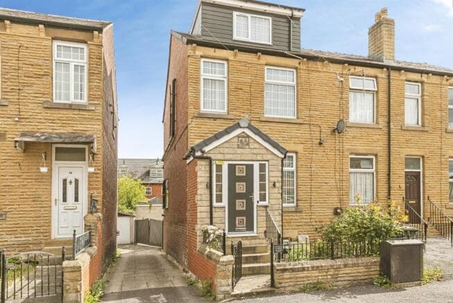 4 bed End of Terrace for sale in dewsbury