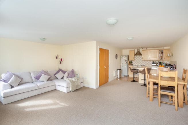 3 bed Flat for sale