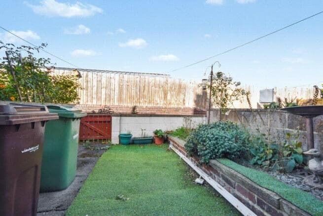2 bed Terraced for sale in wakefield