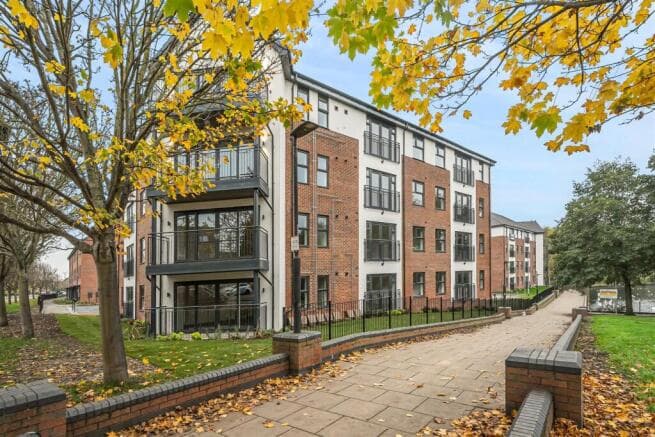 2 bed Apartment to rent in doncaster