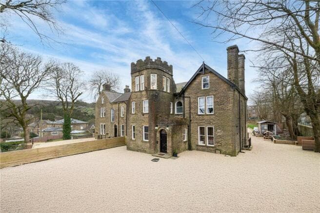 2 bed Penthouse to rent in keighley