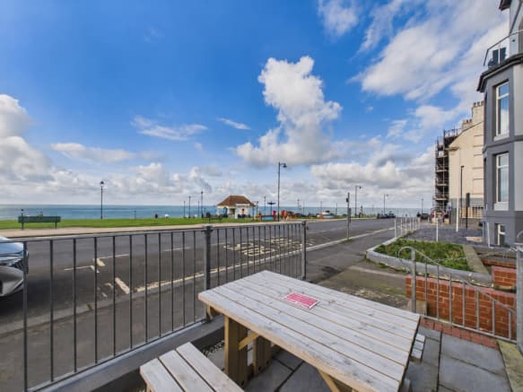 2 bed Apartment for sale