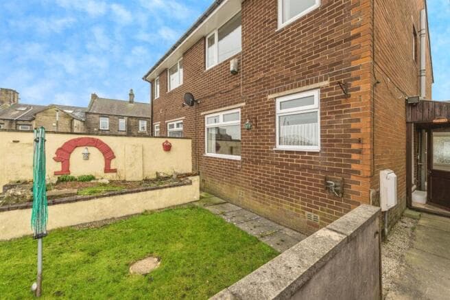 2 bed End of Terrace for sale in bradford