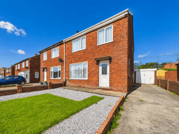 3 bed Semi-Detached for sale in whitby