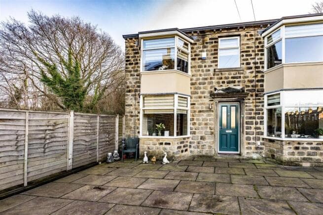 2 bed Semi-Detached for sale in huddersfield