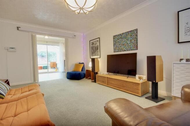 4 bed Detached for sale