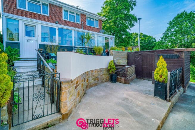 4 bed Detached for sale