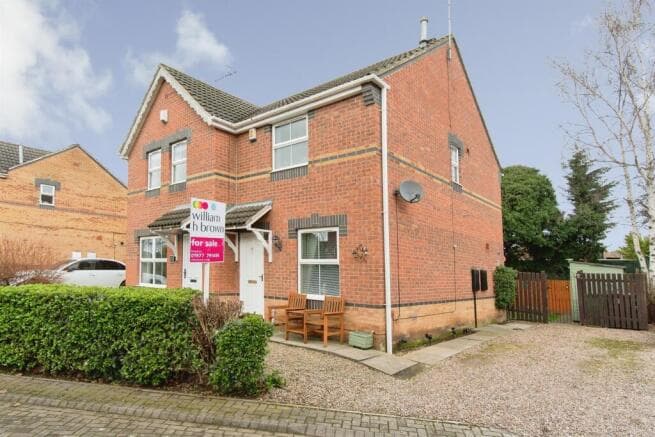 2 bed Semi-Detached for sale in pontefract