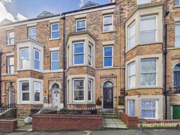 5 bed Terraced for sale in scarborough