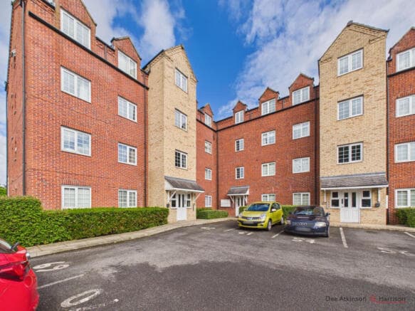 2 bed Flat for sale