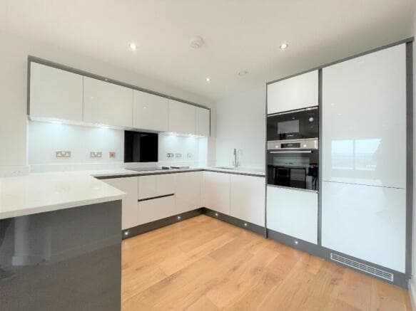 3 bed Penthouse to rent in leeds
