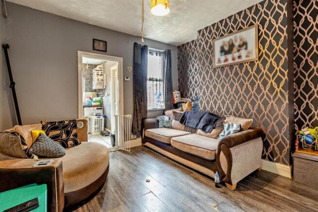 2 bed House for sale in doncaster