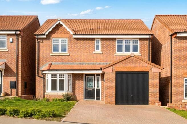 4 bed Detached to rent