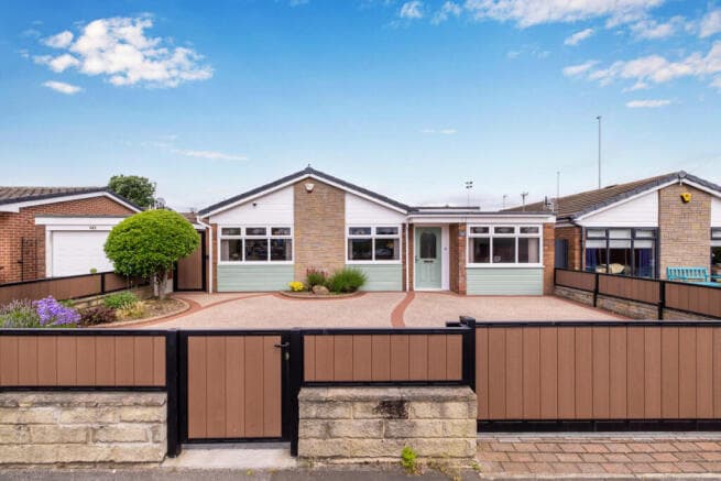 3 bed Bungalow for sale in leeds