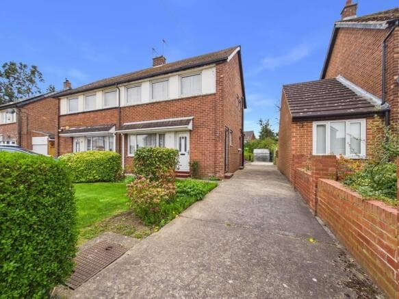 3 bed Semi-Detached for sale in pontefract