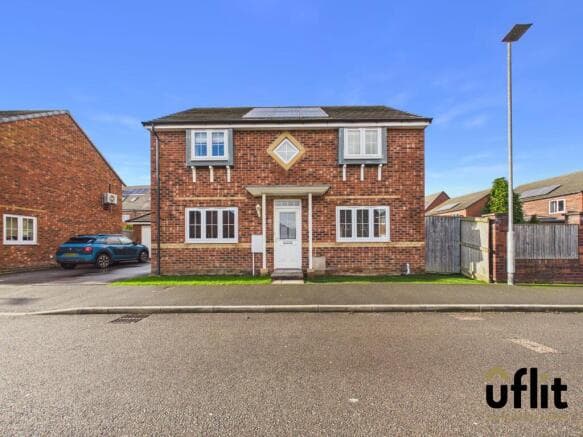 4 bed Detached for sale