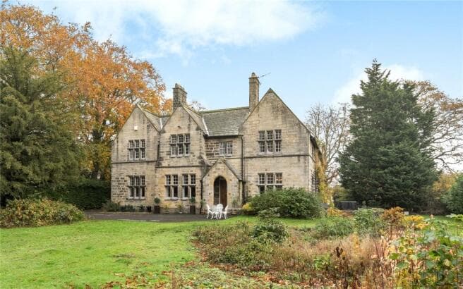 5 bed Detached for sale