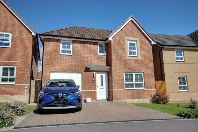 4 bed Detached for sale