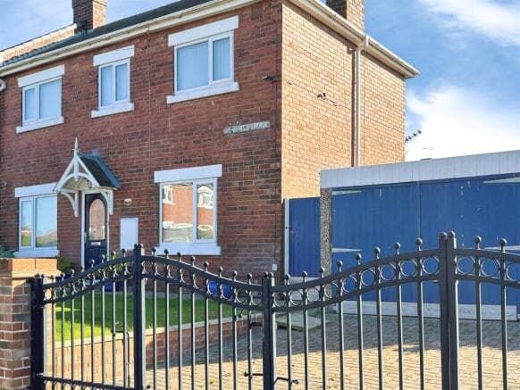 3 bed End of Terrace for sale in pontefract