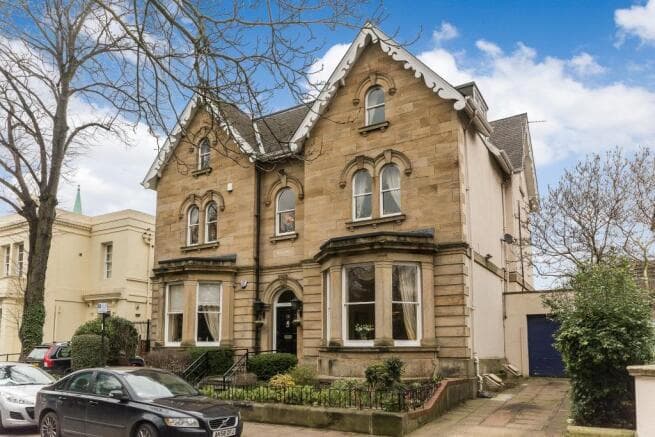 2 bed Apartment to rent