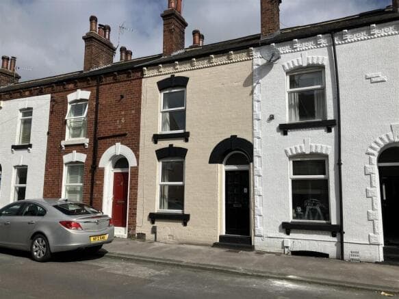 2 bed Terraced for sale in harrogate
