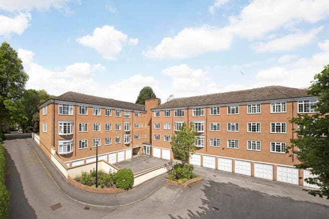 2 bed Ground Flat for sale