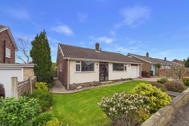 3 bed Bungalow for sale in leeds