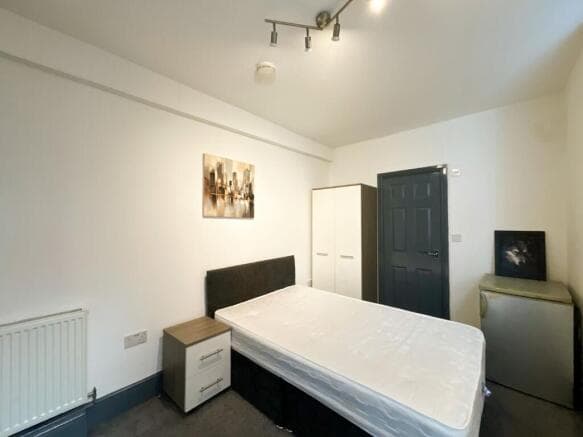 5 bed Terraced to rent
