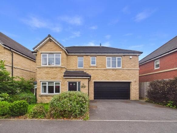 5 bed Detached for sale