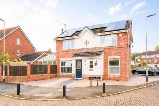 4 bed Detached for sale