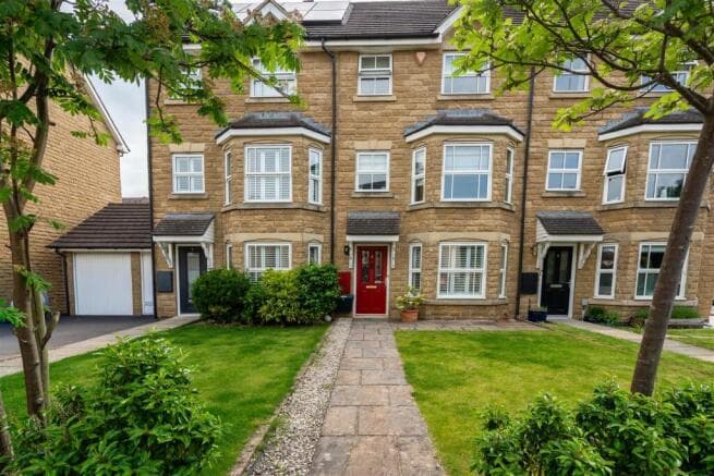 3 bed Terraced for sale in leeds