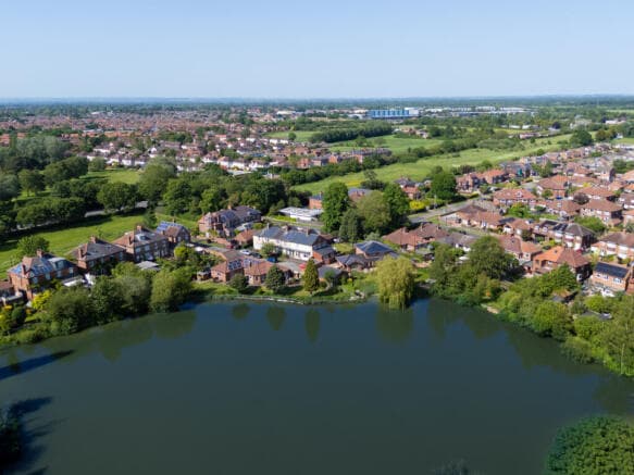 4 bed Detached for sale