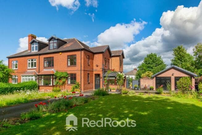 5 bed Semi-Detached for sale
