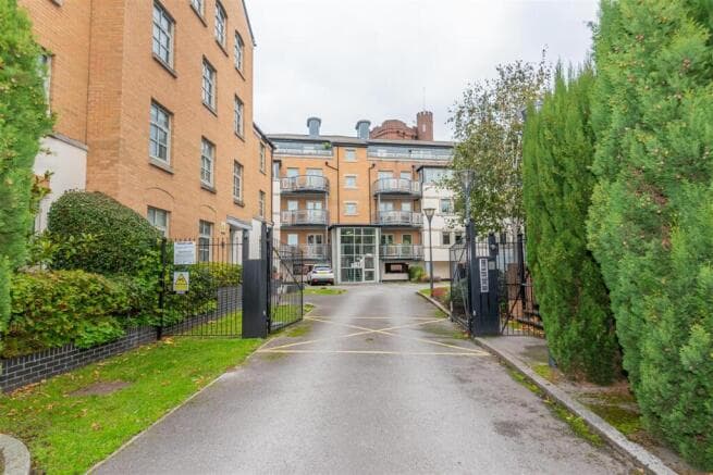 2 bed Apartment for sale